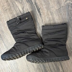 Bogs Black Insulated Boots size 6 nwt